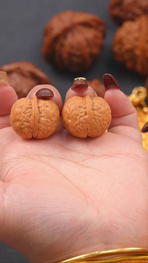 【闪购商品】文玩核桃把件26左右小小指尖天启元宝