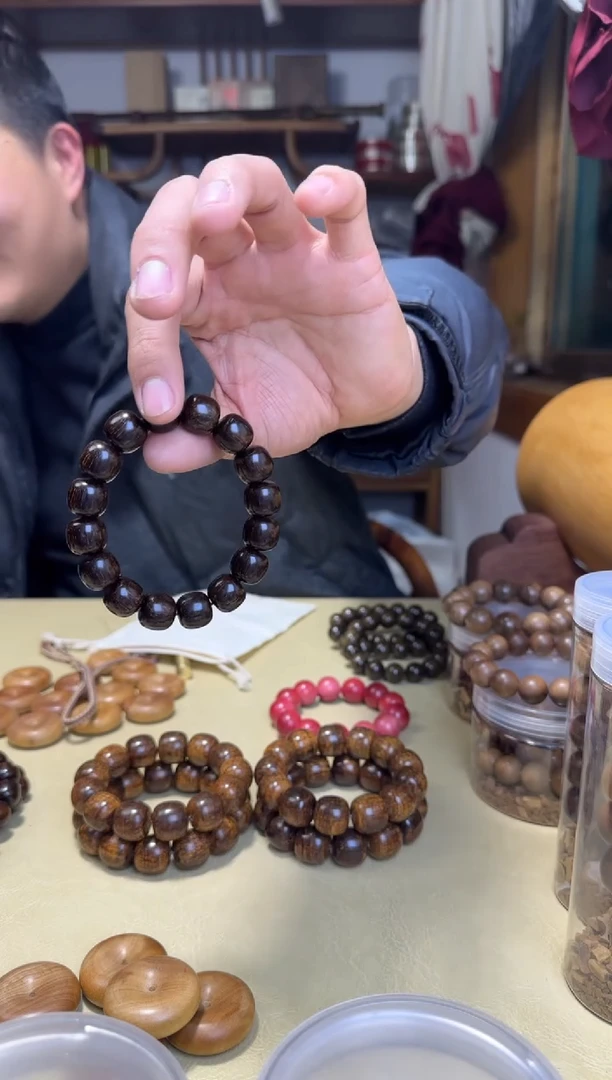 贡木手串/手链范*儿巴布亚贡木1.3*1.4玉化