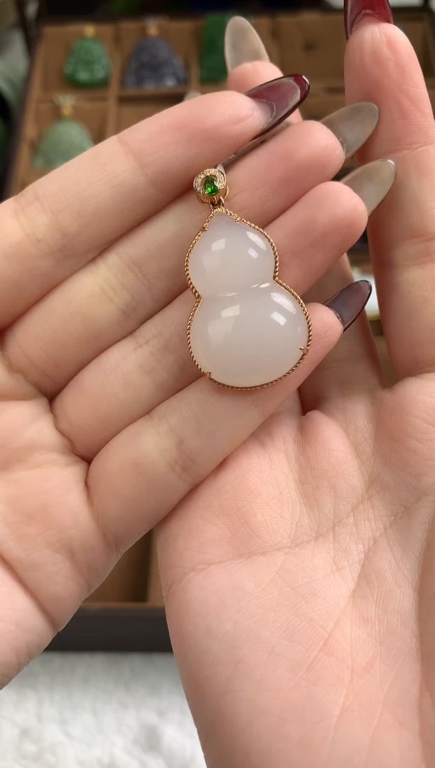 【闪购商品】和田玉颈饰18K金镶嵌吊坠