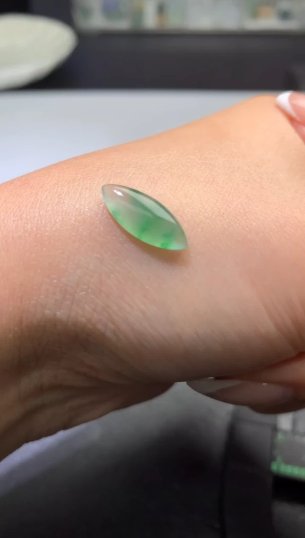 未镶嵌定制翡翠毛货 15.8-6.5-3.3