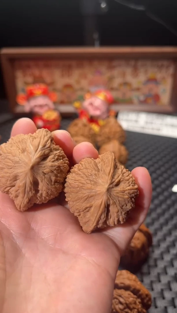 把件文玩核桃绣球41
