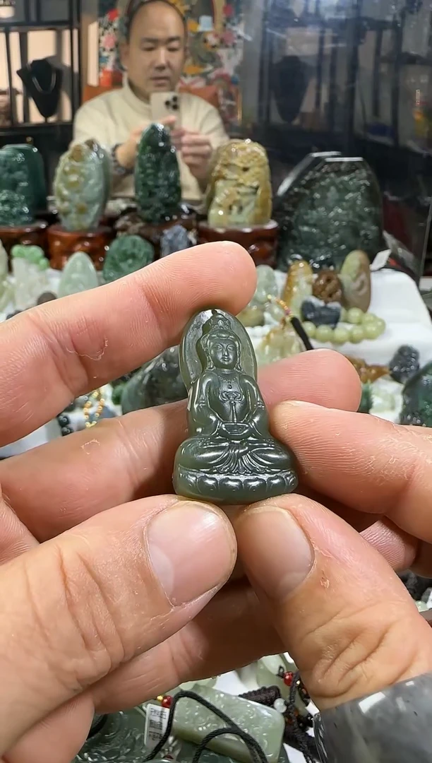 颈饰未镶嵌和田玉观音