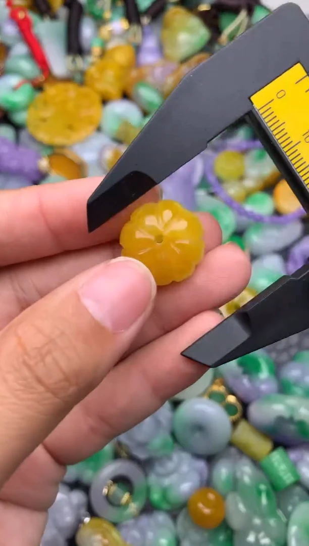 颈饰未镶嵌翡翠缅甸翡翠吊坠