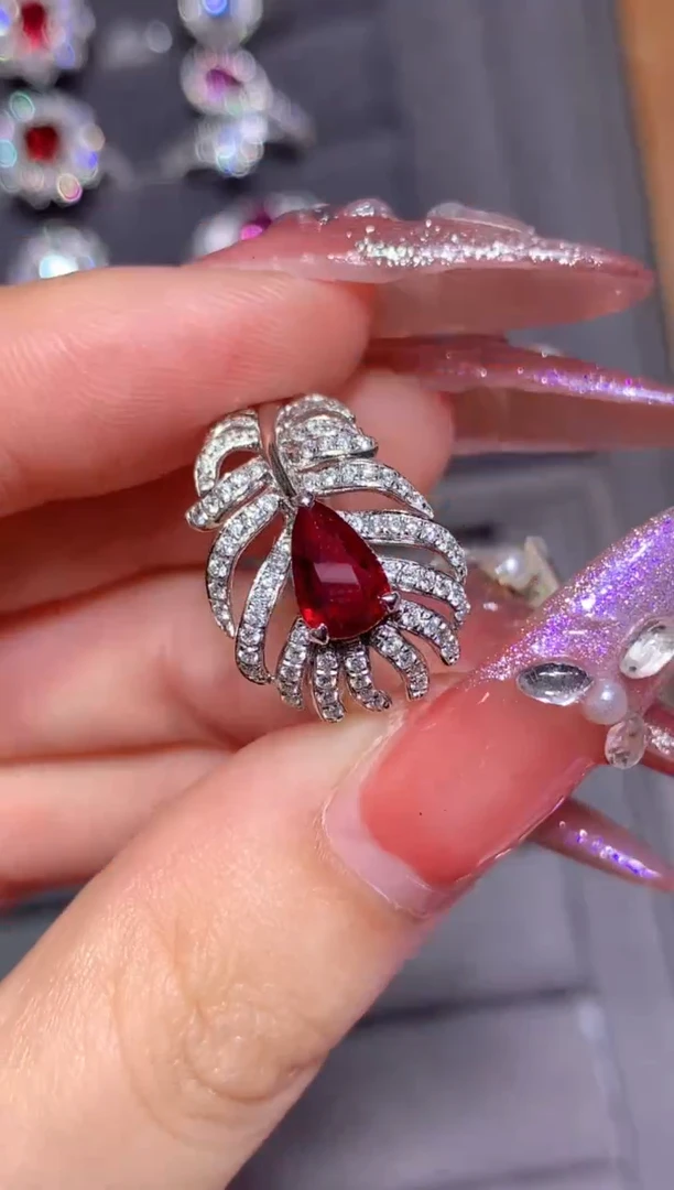 18K金镶嵌戒指红宝石1.03CT