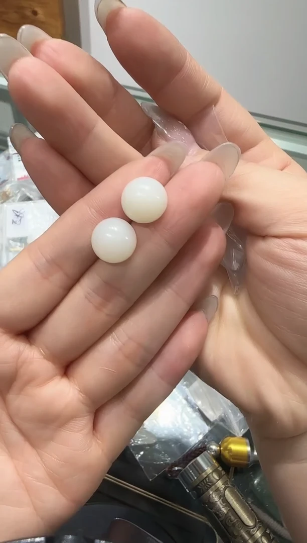 【闪购商品】和田玉耳环/多样性发18K金镶嵌R363