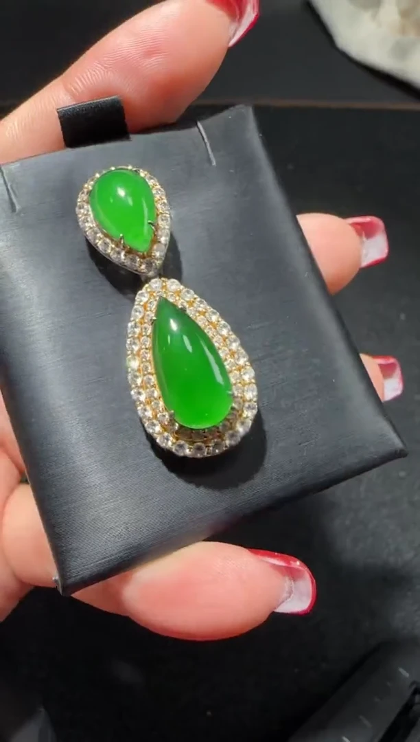 【闪购商品】翡翠吊坠(赠链)银S925镶嵌多样性发货拍一发一