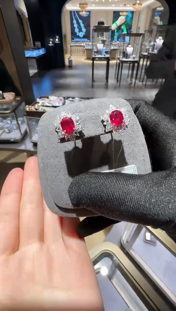 【闪购商品】红宝石耳饰18K金镶嵌19【】