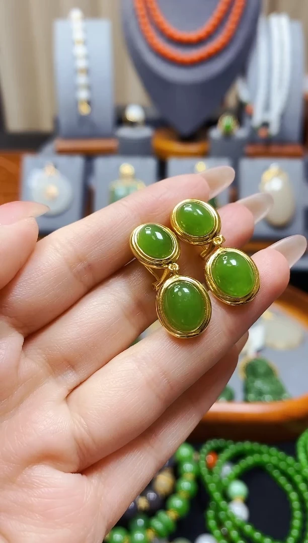 【闪购商品】和田玉碧玉蛋面滴溜耳夹银S925镶嵌*