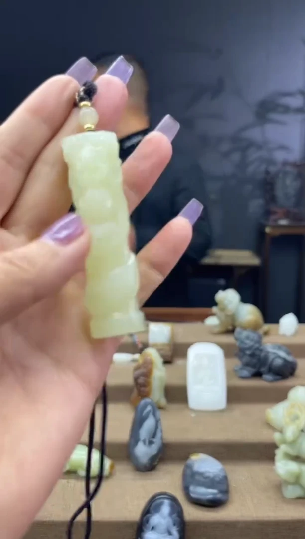 颈饰未镶嵌和田玉1