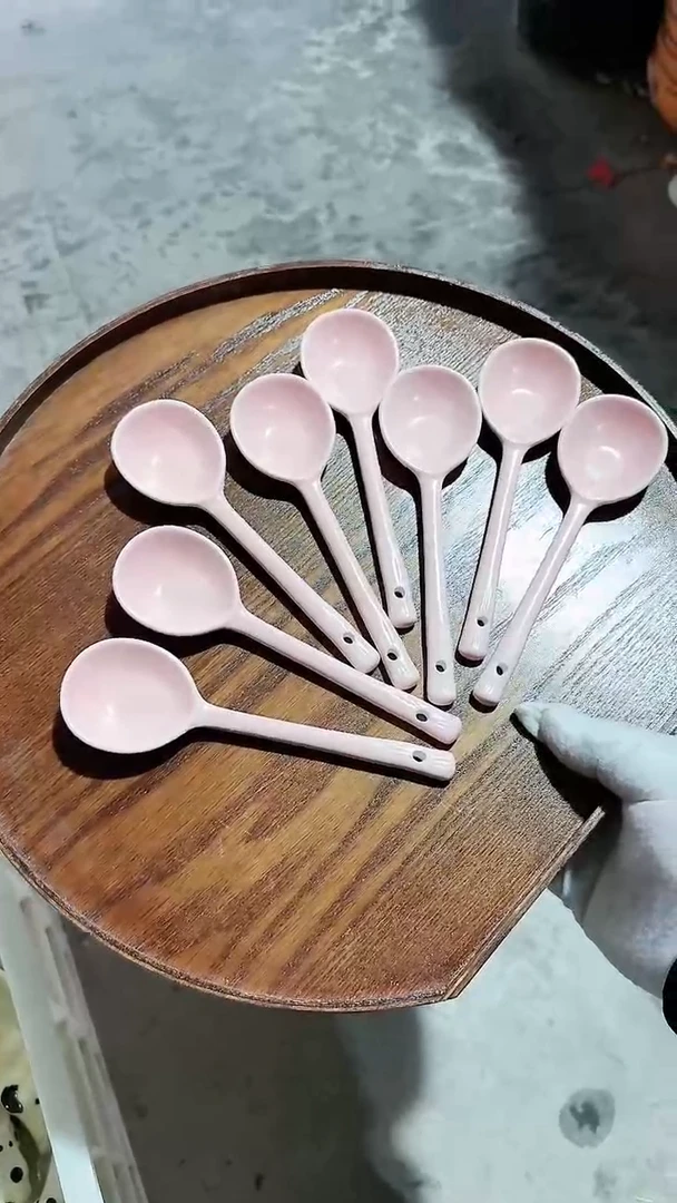 【闪购商品】瓷片8个勺子 微瑕凑满20元包邮