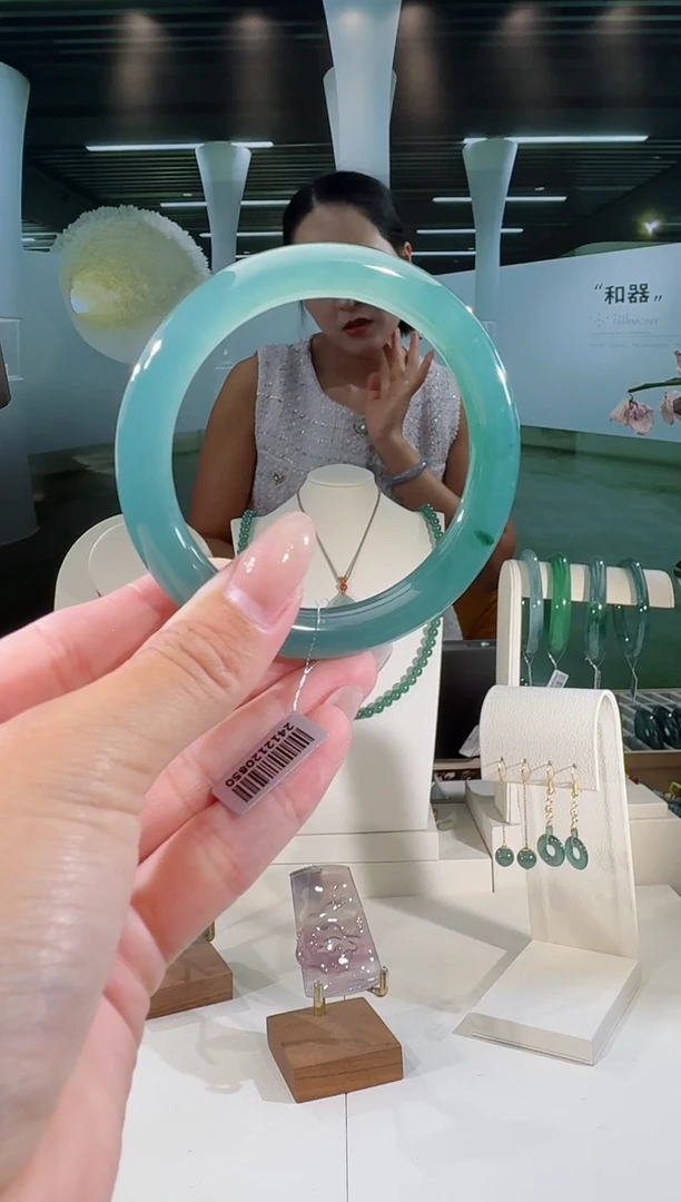 翡翠手镯未镶嵌纯天然A货翡翠   58圈