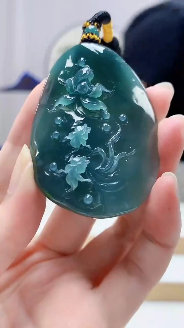 未镶嵌定制翡翠5060zm-毛货挂件39荷叶鱼