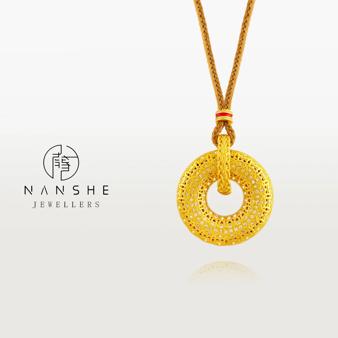 【闫妈严选】NANSHE/南奢 手工花丝钻饰古钱纹平安扣项链 L1688