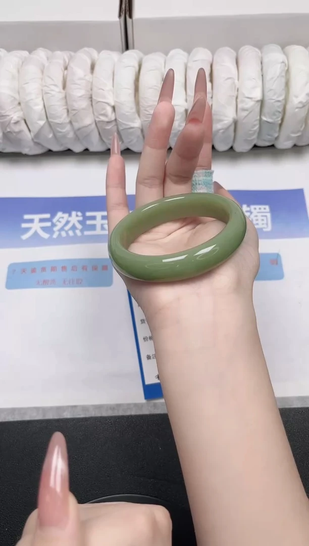 未镶嵌手镯石英质玉32-56.5