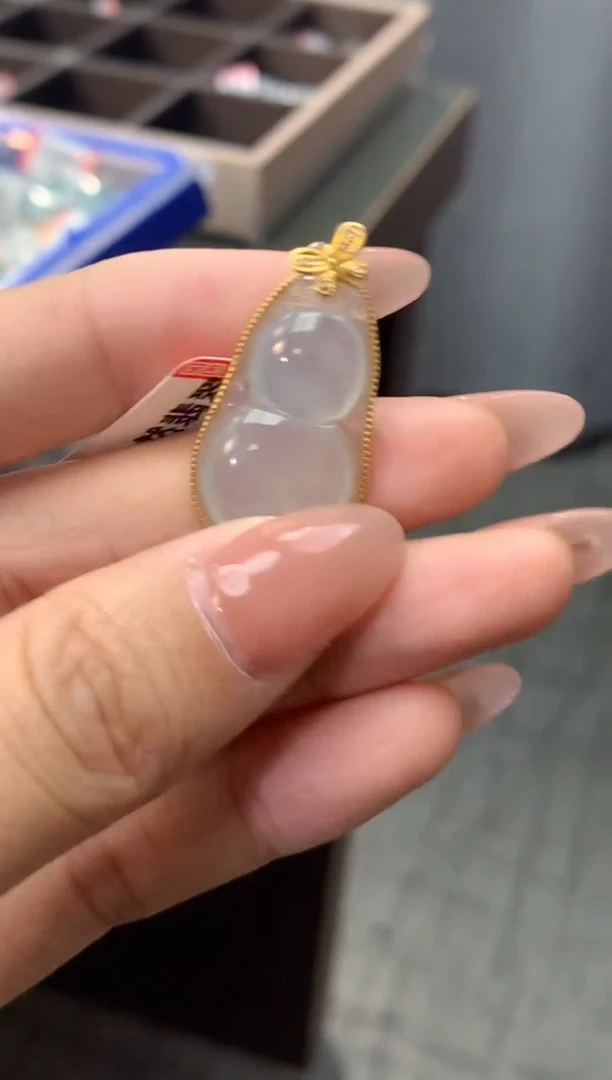 颈饰18K金镶嵌翡翠翡翠