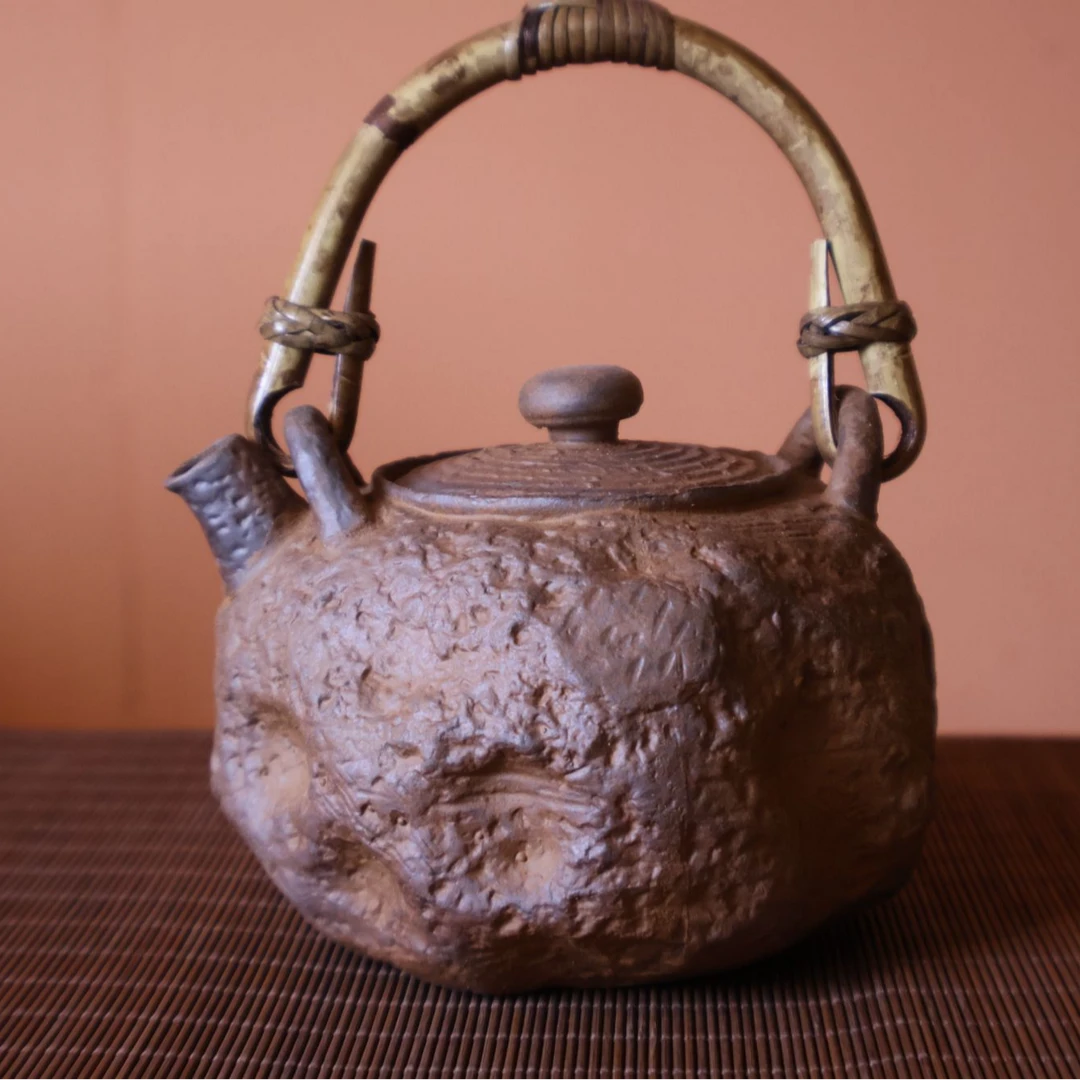 原矿火山老岩泥石头纹提梁壶C001