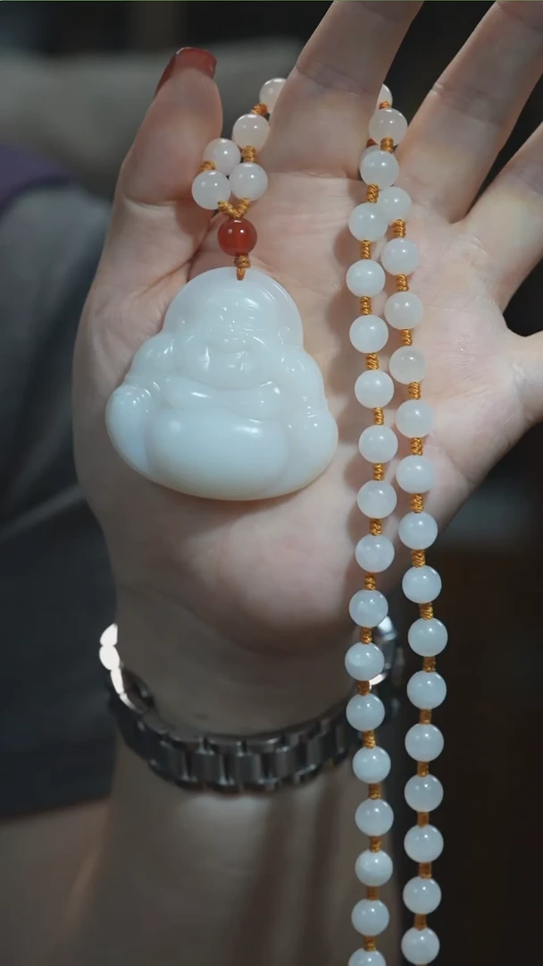 颈饰未镶嵌和田玉佛公