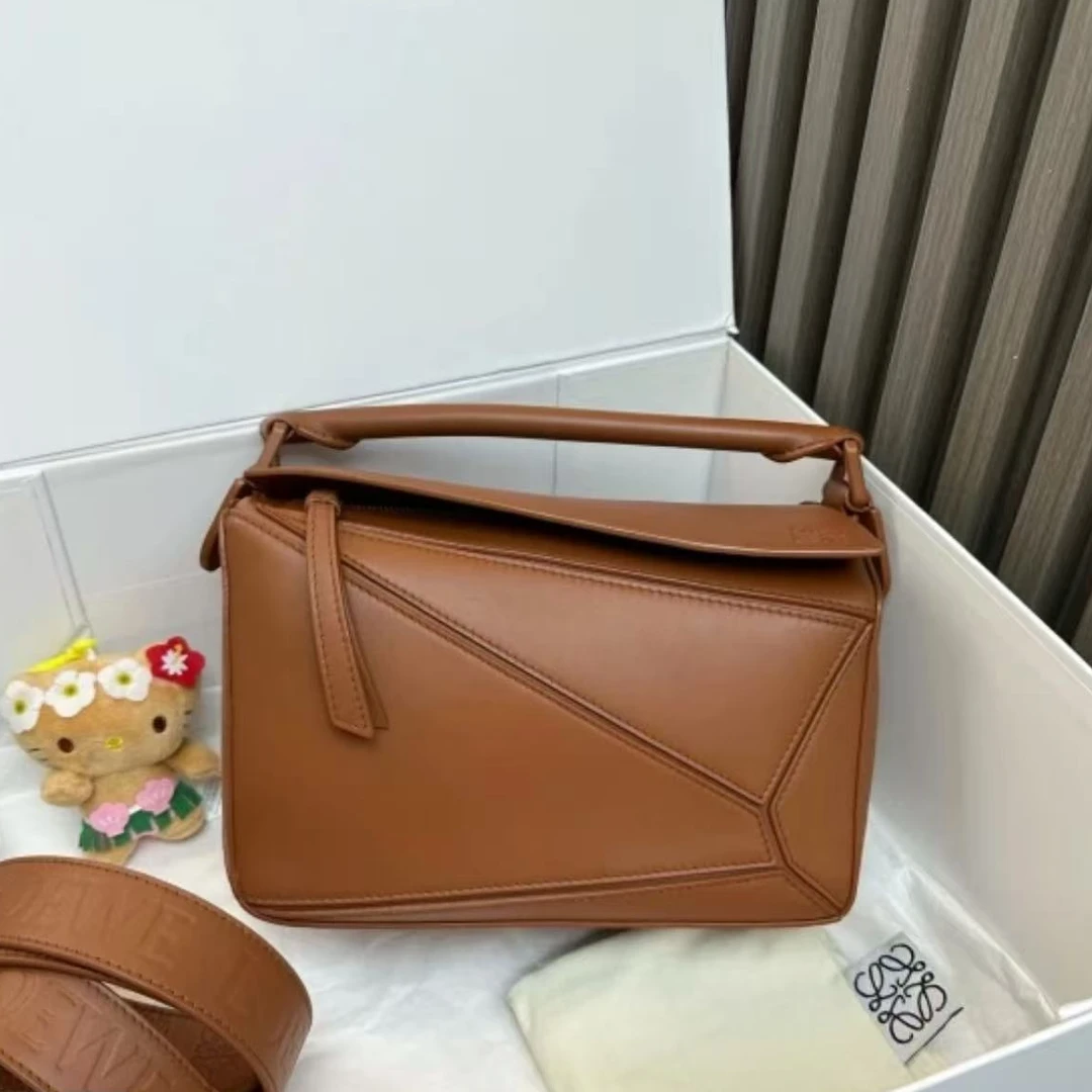 99新 LOEWE/罗意威 思斯专属 Loewe几何包 HBRQ192