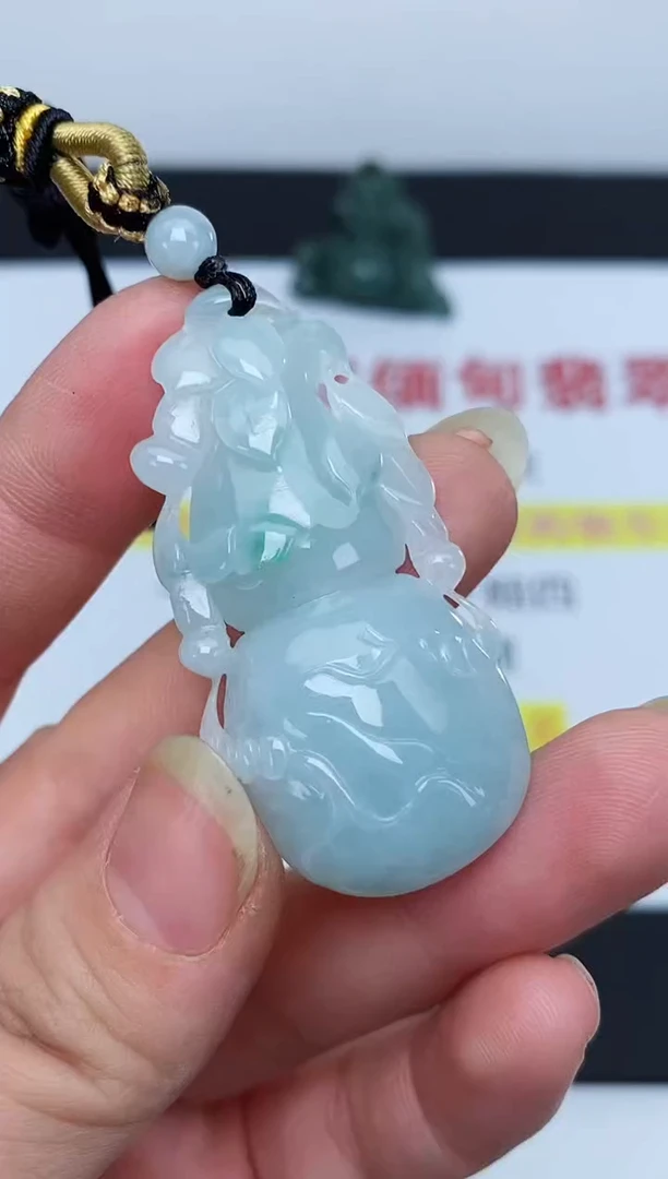 【闪购商品】翡翠颈饰未镶嵌葫芦