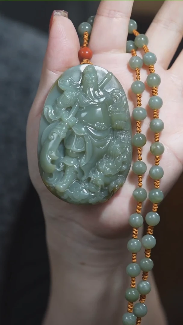 颈饰未镶嵌和田玉关公