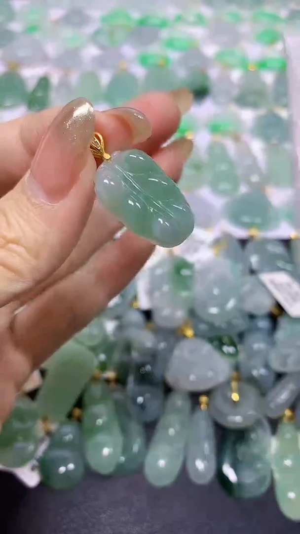 颈饰未镶嵌翡翠A货