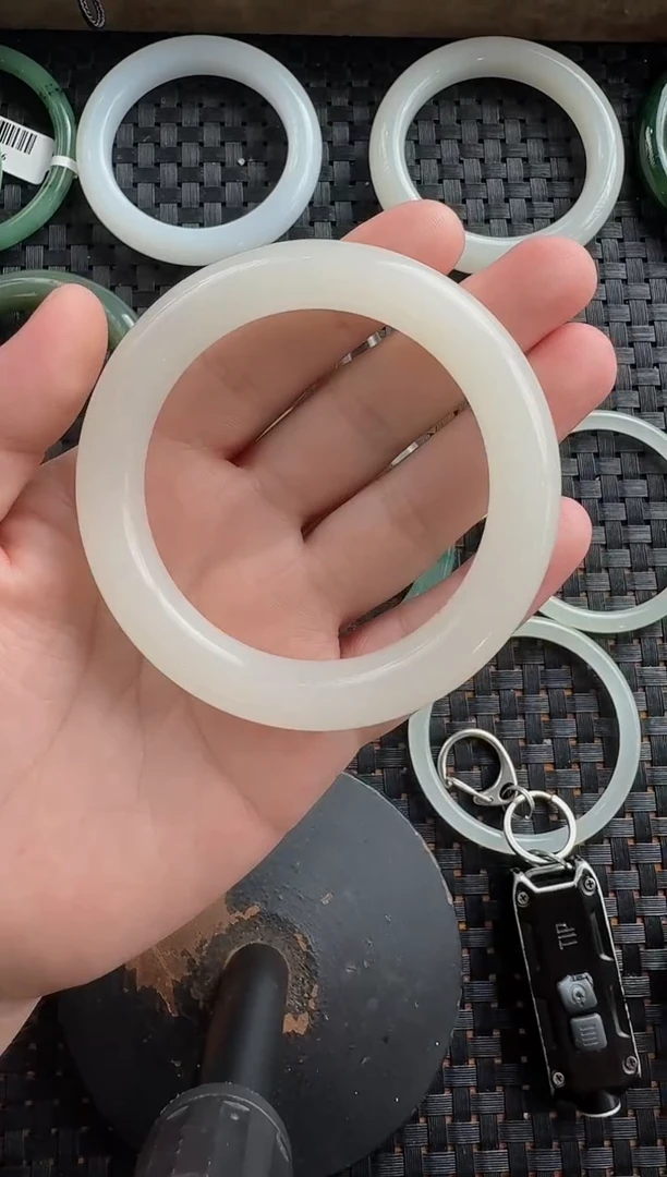 颈饰未镶嵌和田玉胖圆条手镯圈口55-62