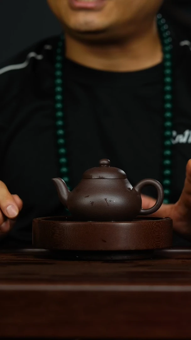 茶壶紫砂J13梨形壶{黑心土}