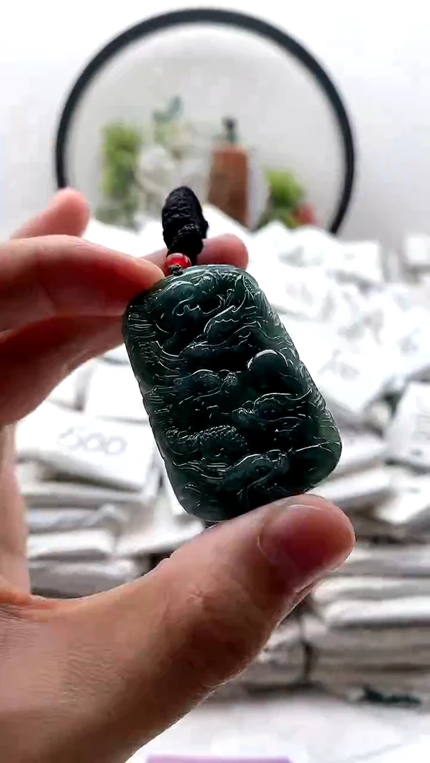 颈饰未镶嵌翡翠九龙1