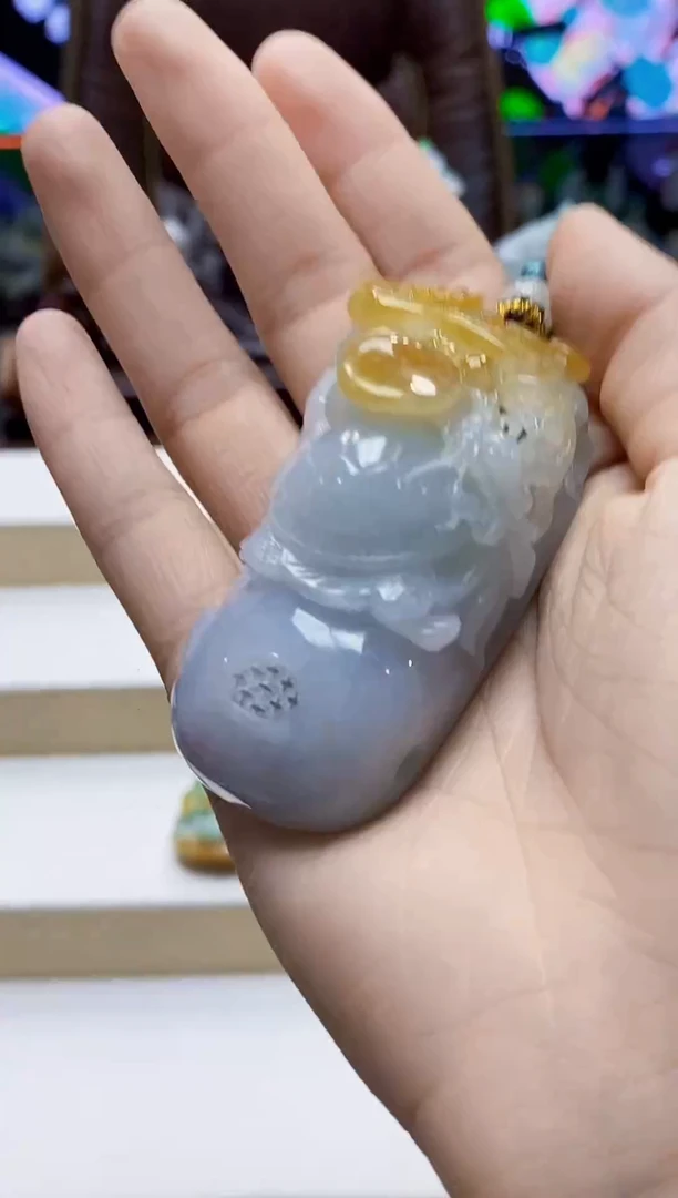 未镶嵌定制翡翠-毛货挂件 （赠珠链）43