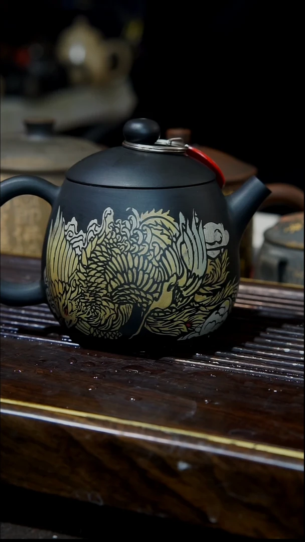 云南建水紫陶045 微瑕  全手工彩填壶  200cc