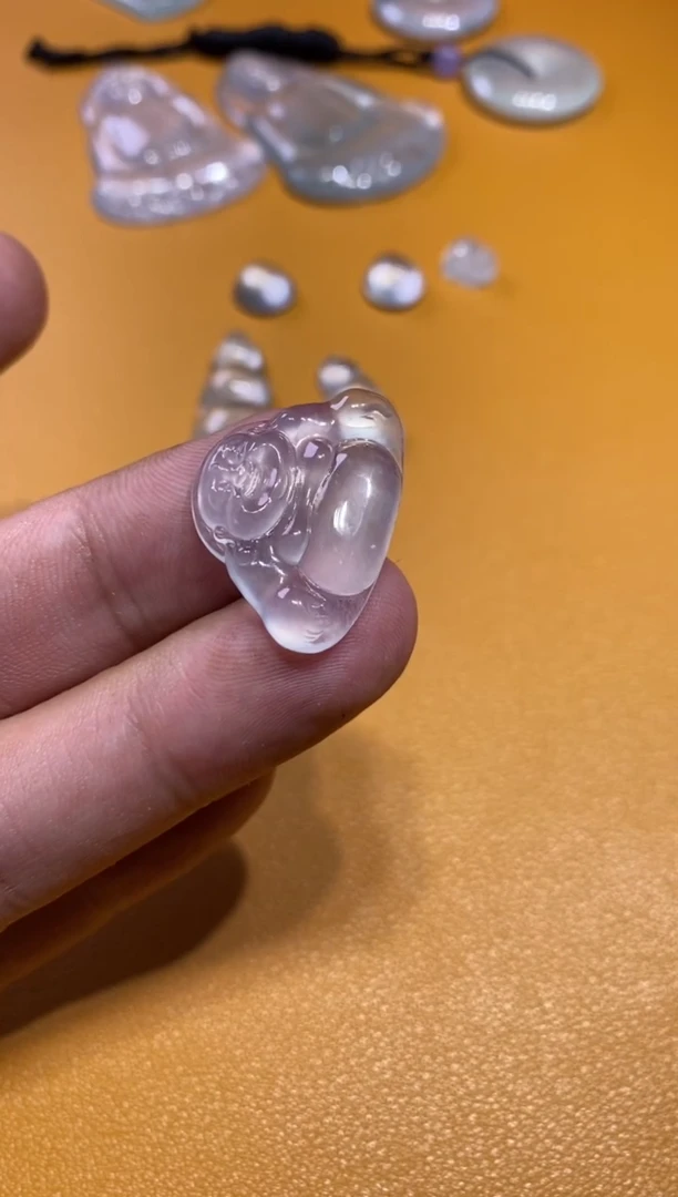 吊坠(不含链)未镶嵌翡翠佛公3800   18.6  26.0  4.1