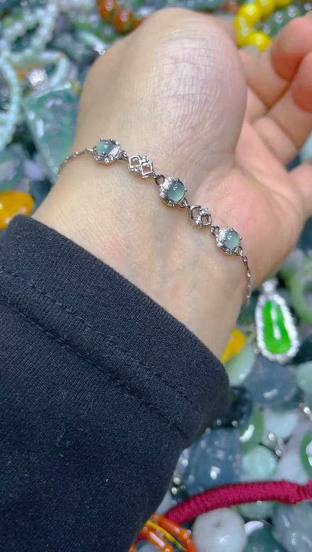 颈饰未镶嵌翡翠/M/翡翠A货，一件也是批发价