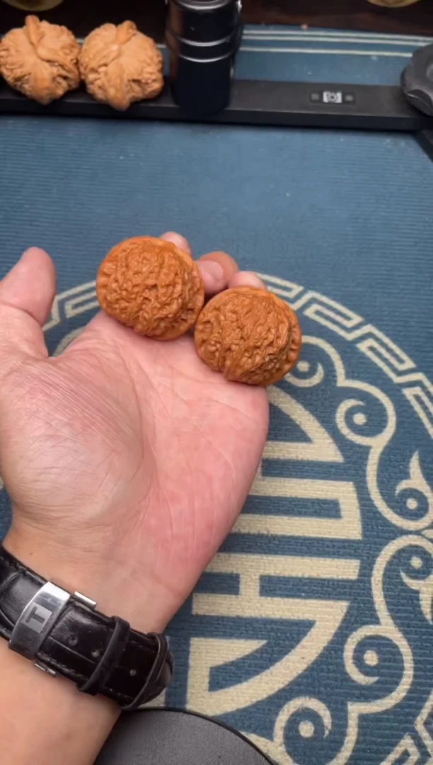 文玩核桃吊坠血麒麟39