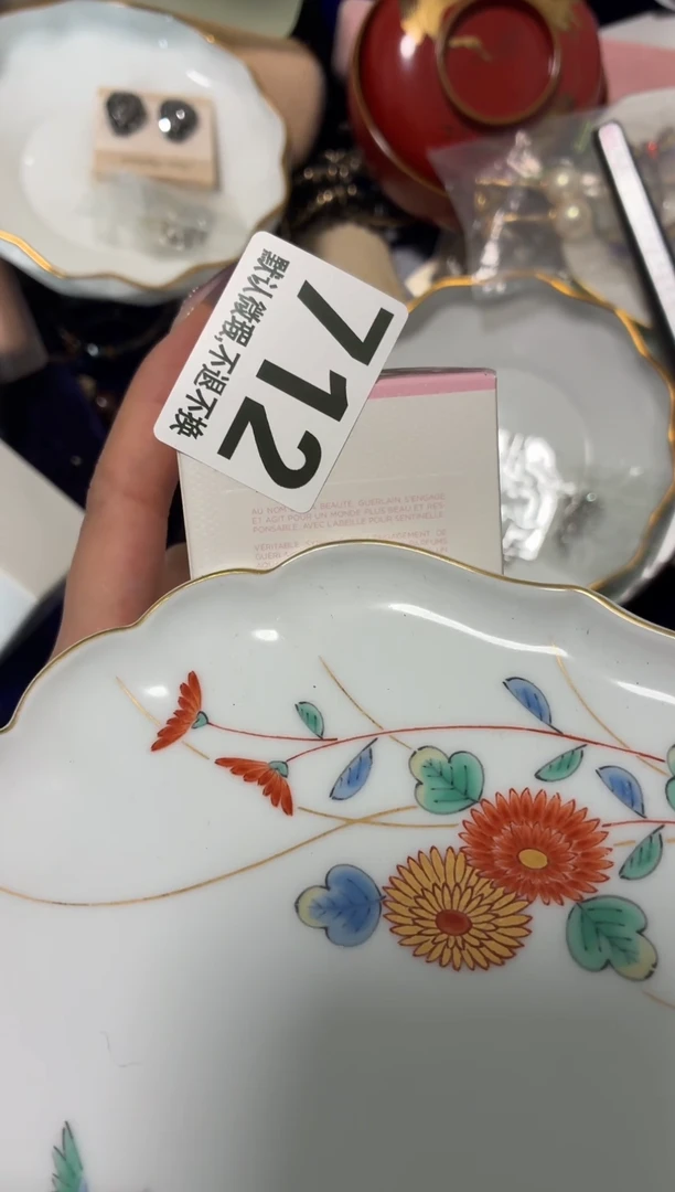 瓷片星**逃好漂亮的东西快来带走吧