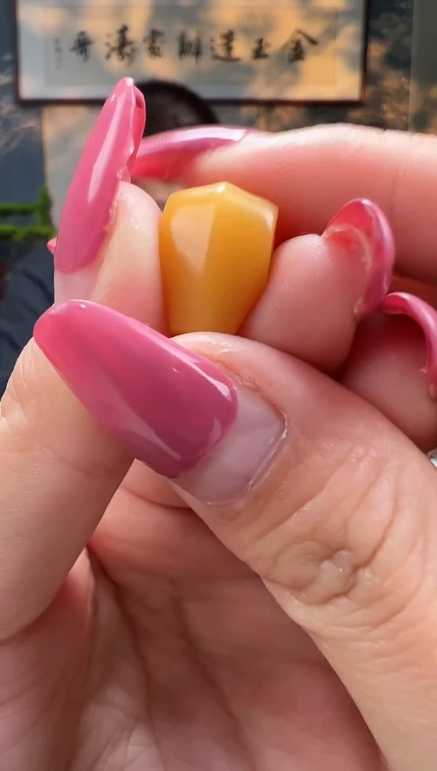 【闪购商品】石英质玉（缅黄）三通未镶嵌浅色缅黄