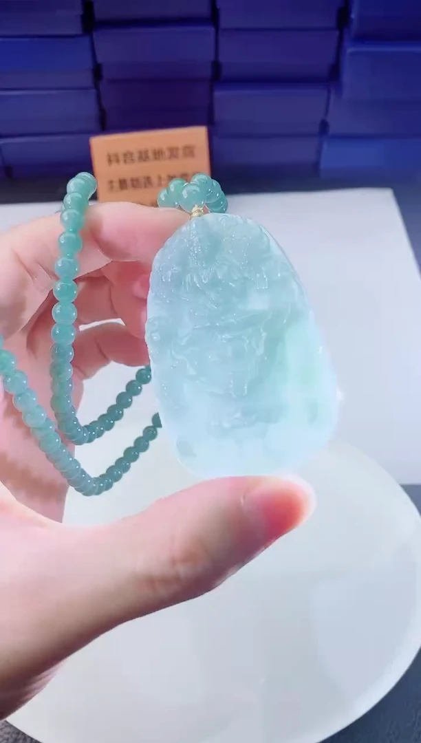 翡翠未镶嵌颈饰1111111111