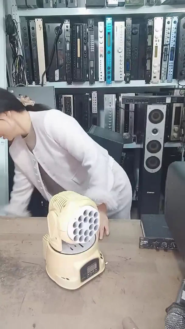 8新灯一台，不包邮费