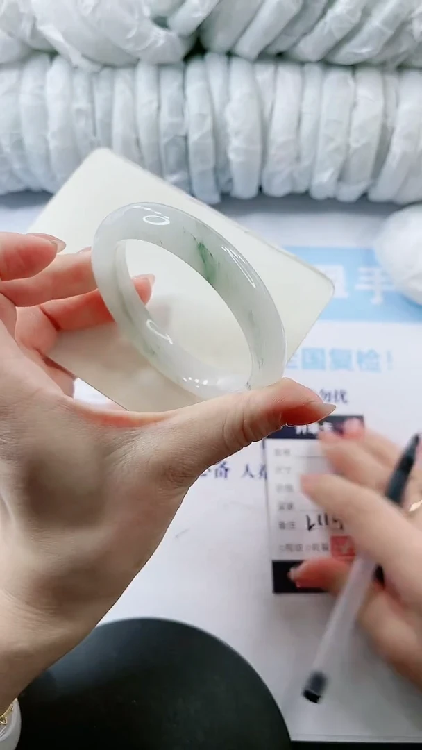 【闪购商品】石英质玉手镯未镶嵌多样性发货L114