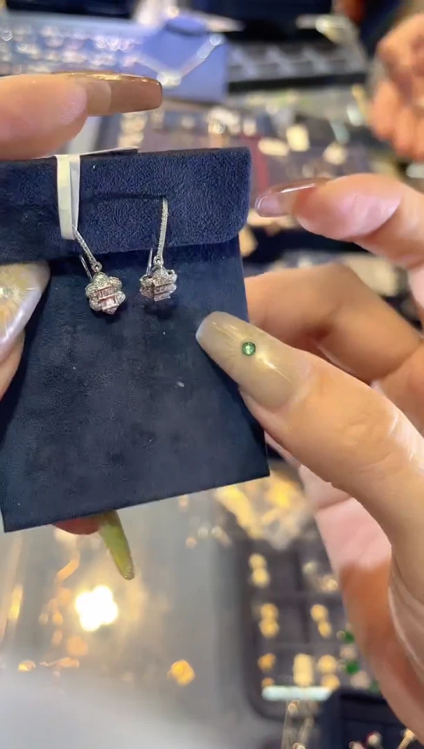 18K金镶嵌耳饰钻石   JZ