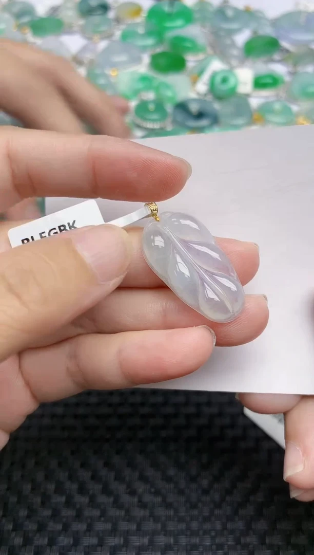 翡翠18K金镶嵌颈饰天然翡翠A货