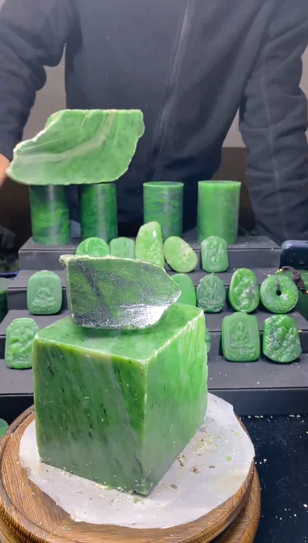 未镶嵌和田玉（碧玉）珠宝半成品1