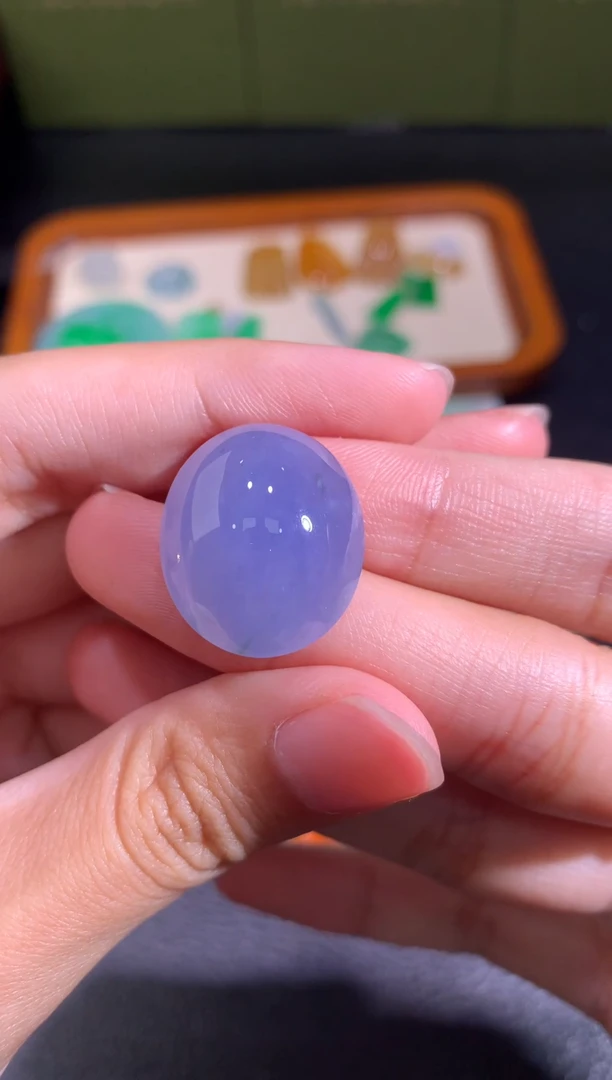 颈饰未镶嵌翡翠浓紫蛋面