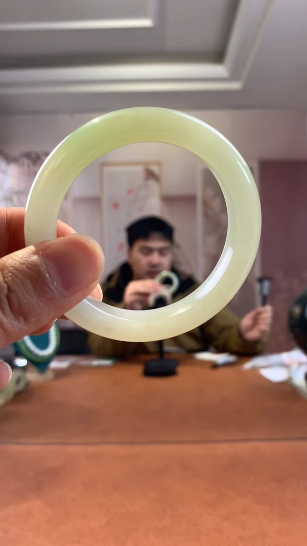 未镶嵌和田玉把件晴底翠青手镯55