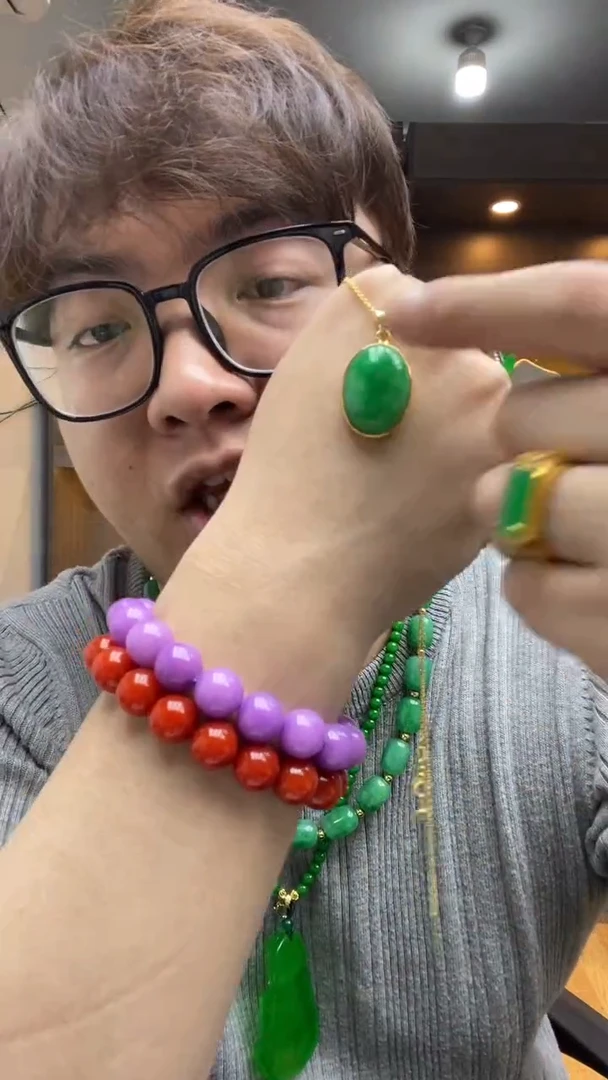 翡翠未镶嵌吊坠(赠链)高端时尚鸽子蛋吊坠