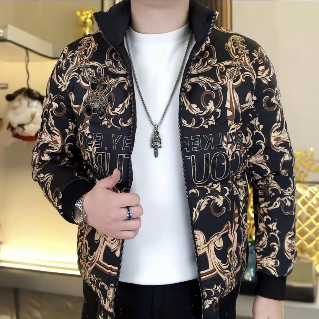 顿奇摩费涅男士印花烫钻羽绒服冬季新款时尚立领保暖百搭修身外套