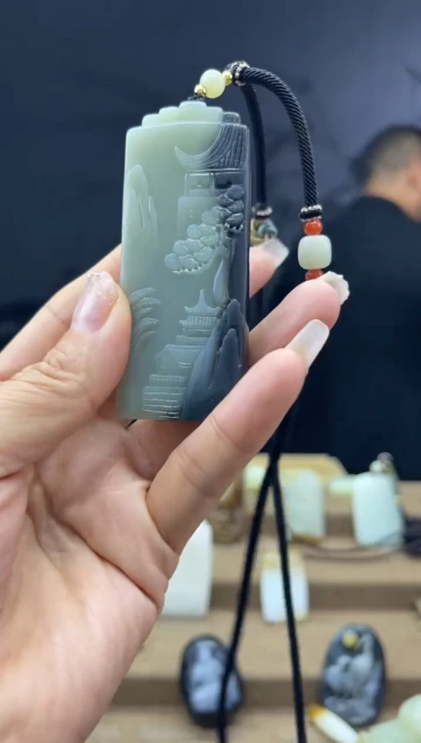 颈饰未镶嵌和田玉1