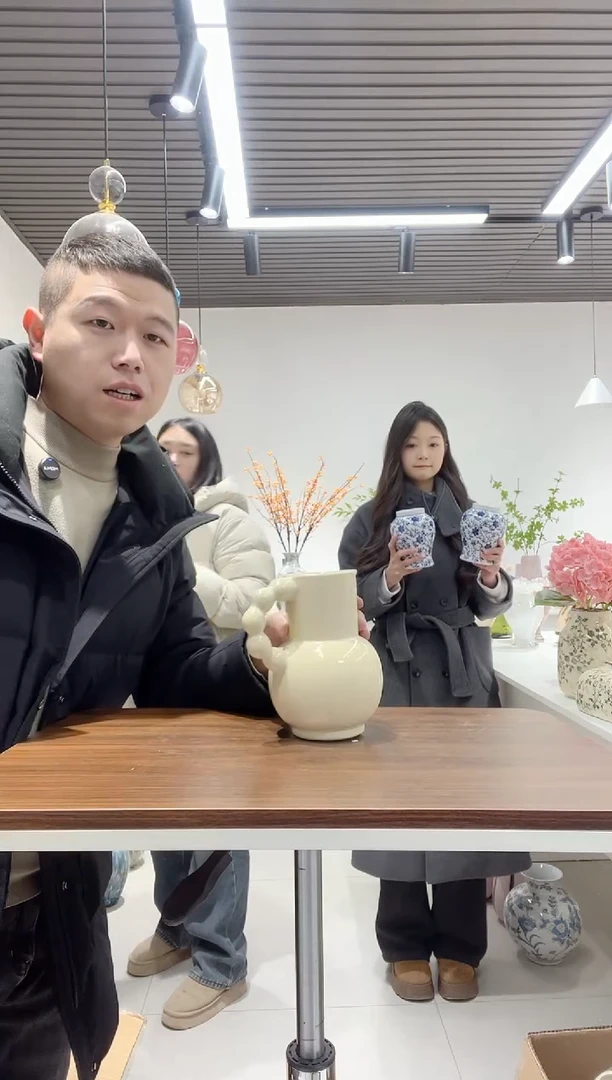 【闪购商品】陶瓷微瑕陶瓷奶壶奶黄色