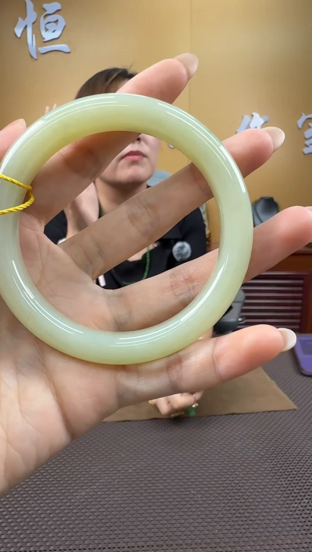 颈饰未镶嵌和田玉手镯62