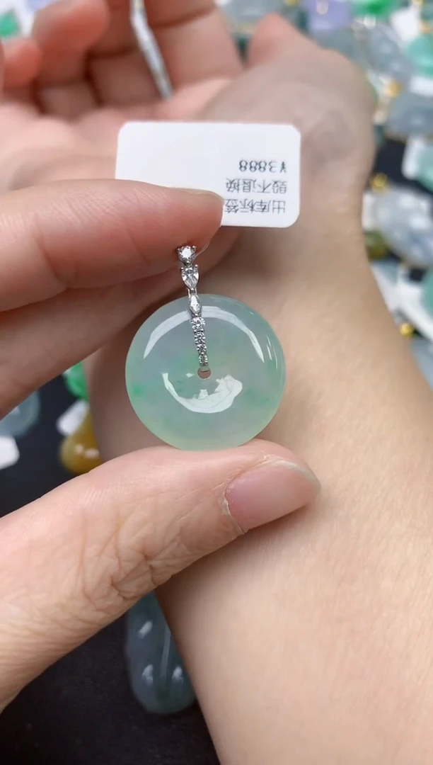 颈饰18K金镶嵌翡翠天然缅甸A货翡翠