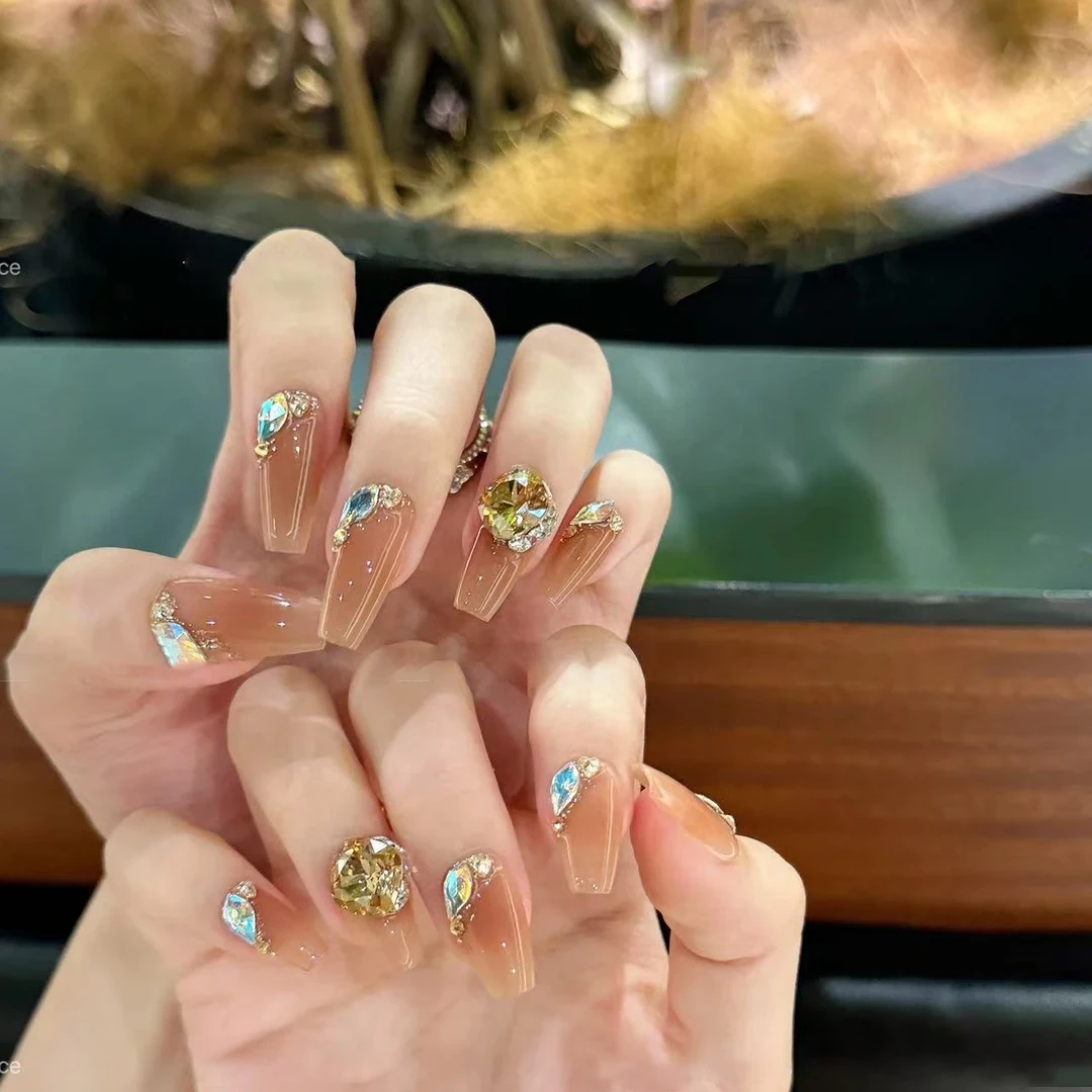 【洛雨云间】穿戴甲 哈哈公主裸色贴钻高级感显白手工纯欲美甲